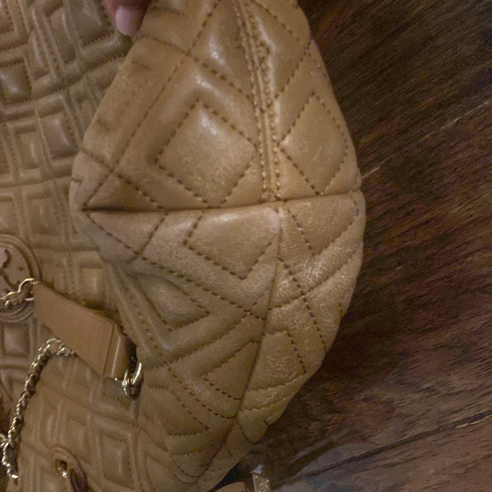 Tory Burch Tan Gold Quilted Shoulder Bag - Picture 11 of 11